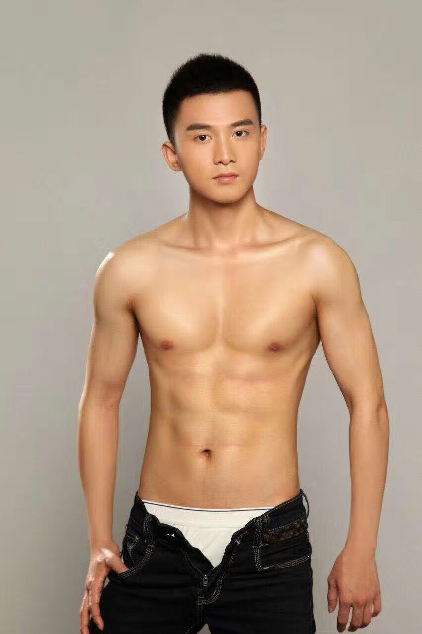 3496-23-178-68（阳光大牌肌肉男）